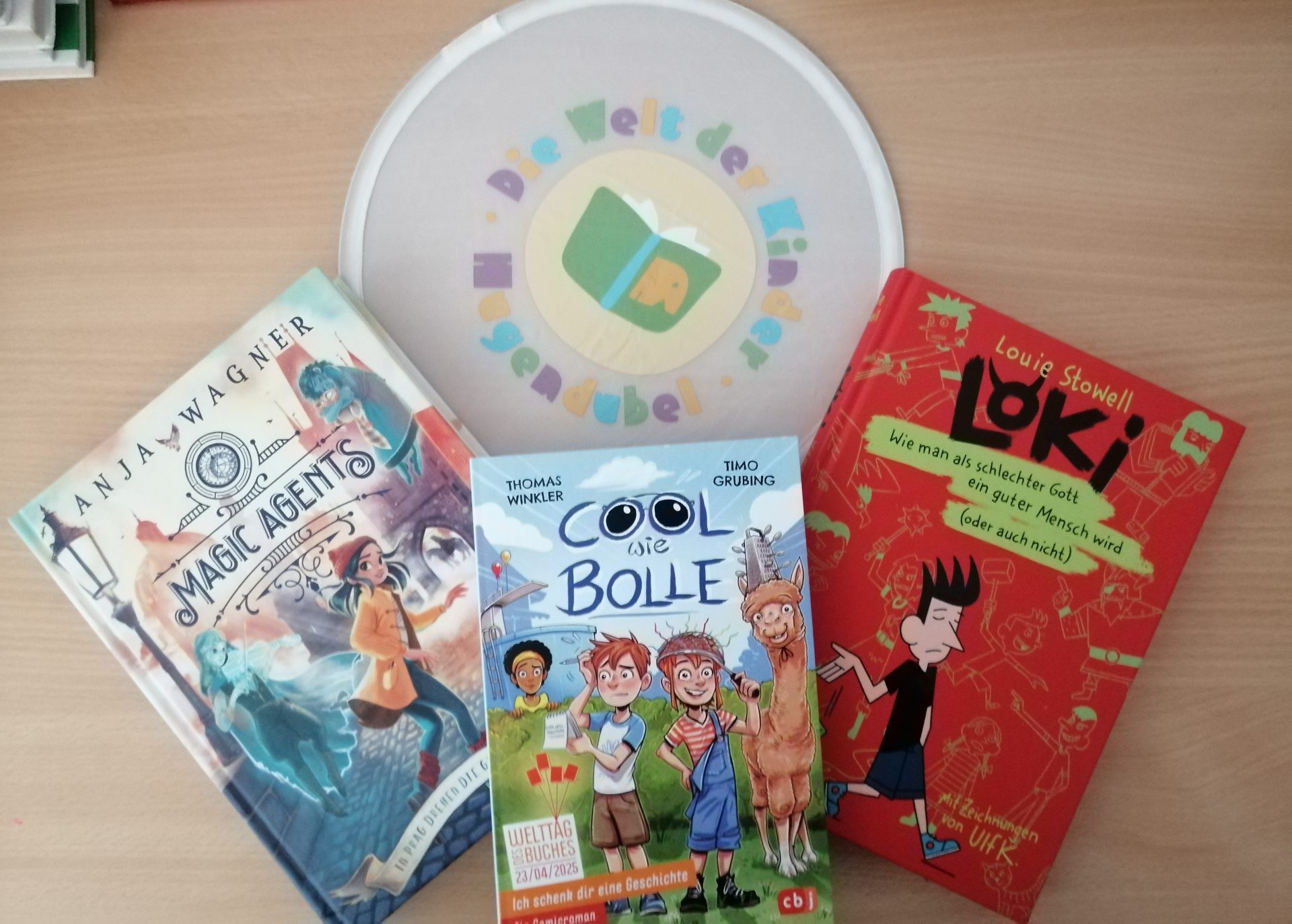 Rätselspaß zwischen Bücherregalen – Klasse 5/1 besucht Hugendubel