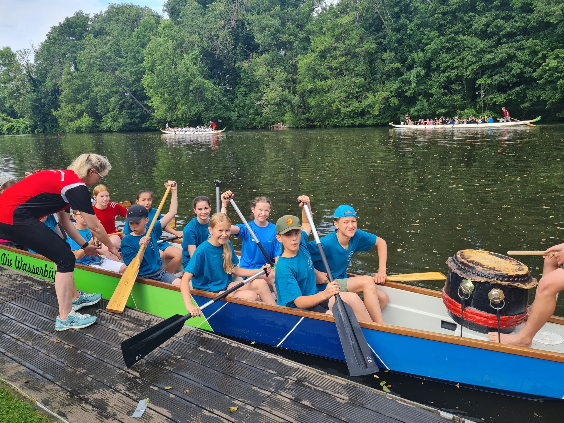 Teamgeist auf der Spree: Die „Seegiganten“ beim Drachenbootrennen der Grundschulklassen